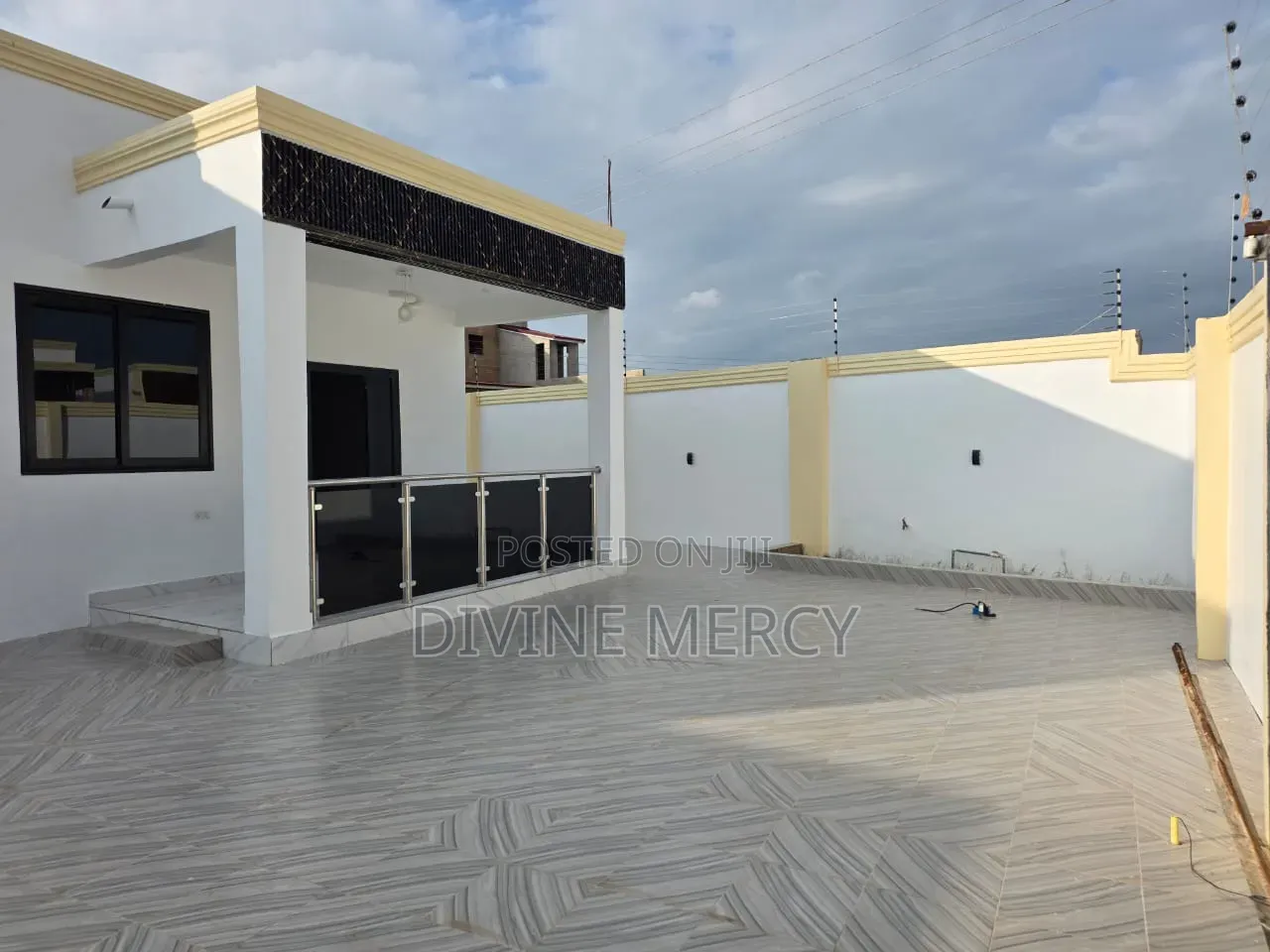 4bdrm Bungalow in Krispo City, Awutu Senya East Municipal for sale
