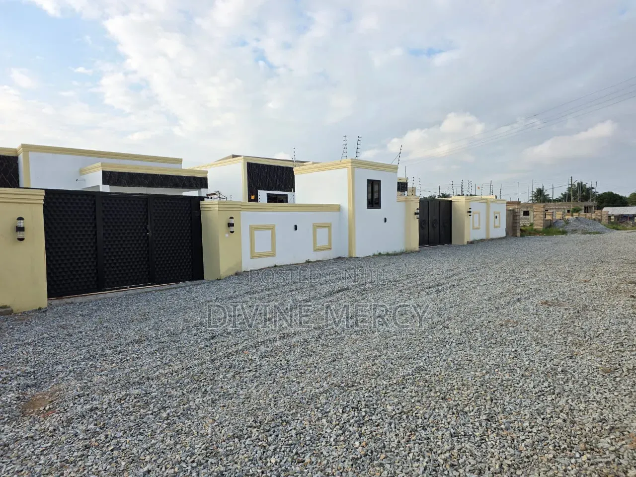 4bdrm Bungalow in Krispo City, Awutu Senya East Municipal for sale