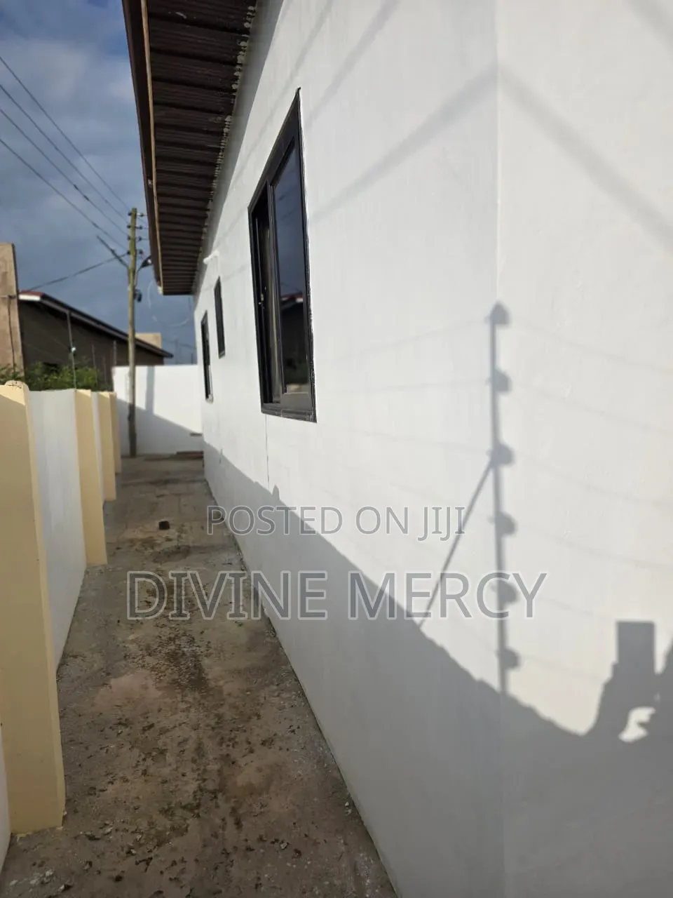 4bdrm Bungalow in Krispo City, Awutu Senya East Municipal for sale