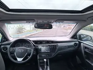 Toyota Corolla XSE (1.8L 4cyl 2A) 2019 Blue