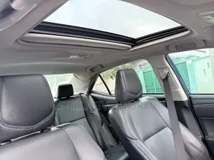 Toyota Corolla XSE (1.8L 4cyl 2A) 2019 Blue