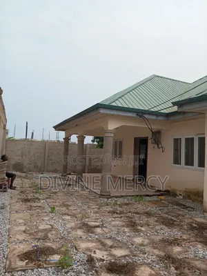 3bdrm Bungalow in Nyanaynor, Awutu Senya East Municipal for sale