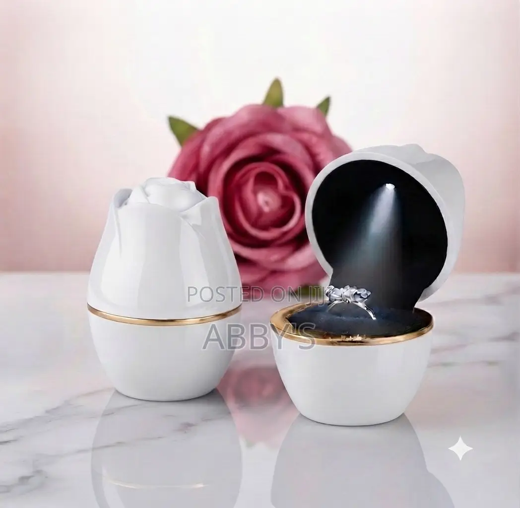 Luxury White Floral LED Ring Box/Case