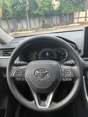Toyota RAV4 2024 White