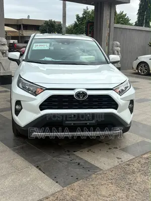 Toyota RAV4 2024 White