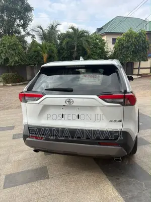 Toyota RAV4 2024 White