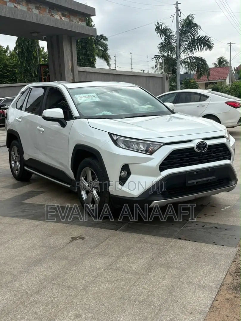 Toyota RAV4 2024 White