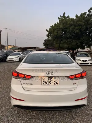 Hyundai Elantra Limited Sedan FWD (2.0L 4cyl 6A) 2017 White