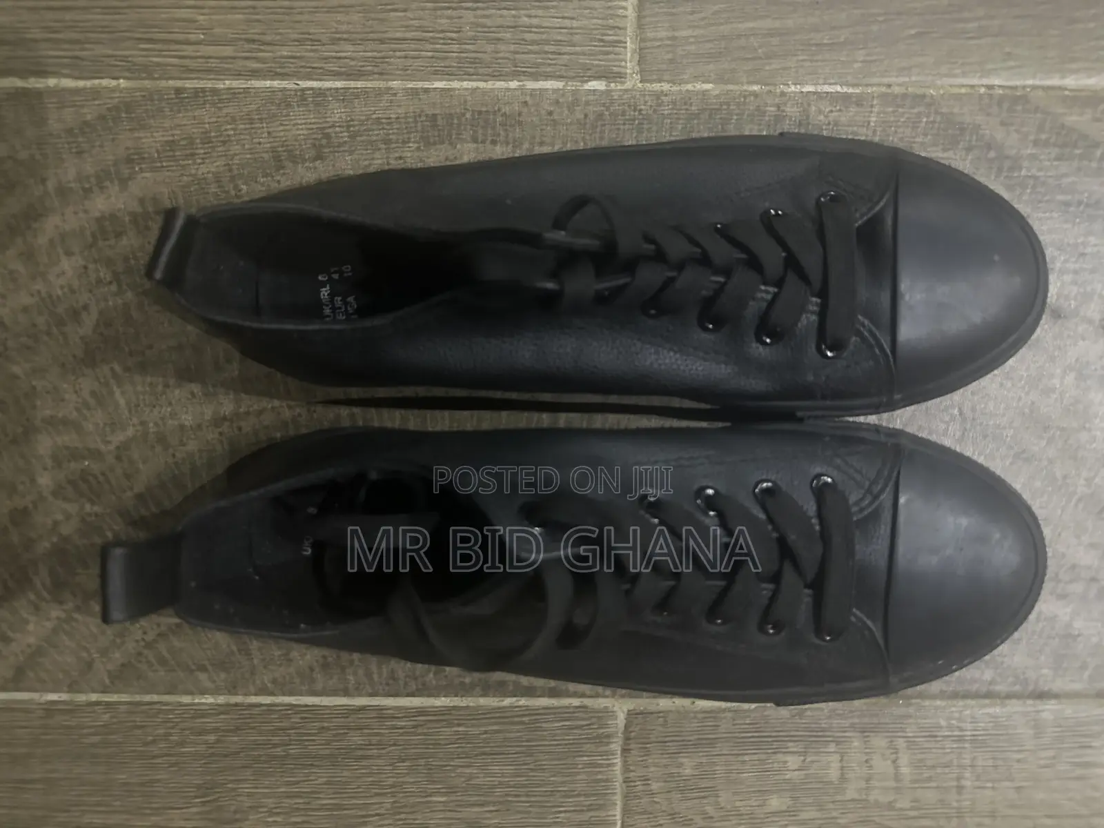 Women’s All-Black Low-Top Sneakers – UK 8 / EU 41