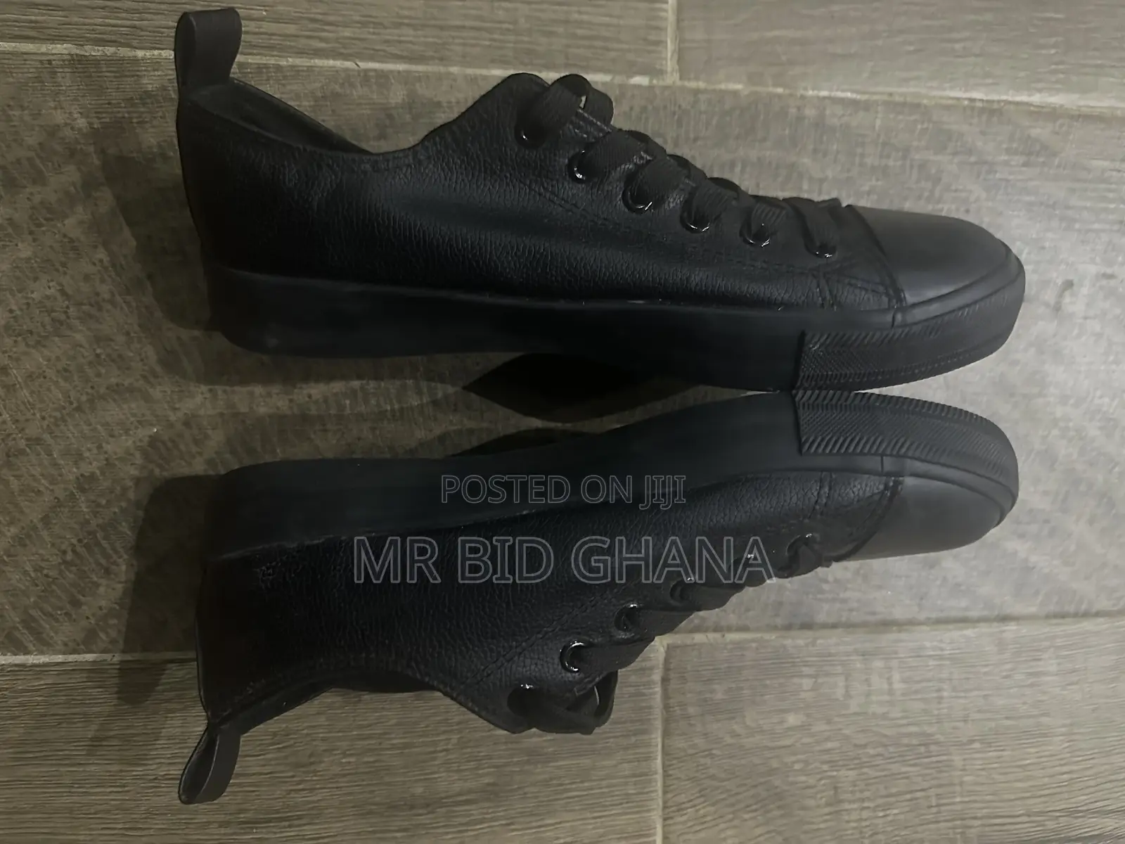 Women’s All-Black Low-Top Sneakers – UK 8 / EU 41