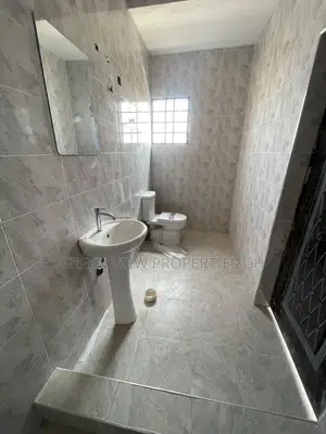 2bdrm Apartment in West Hills Mall Area for rent
