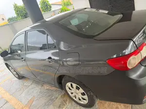 Toyota Corolla 2011 Gray