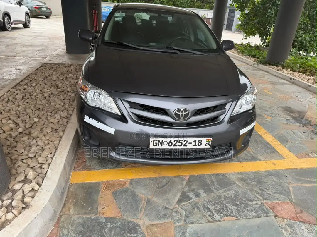 Toyota Corolla 2011 Gray