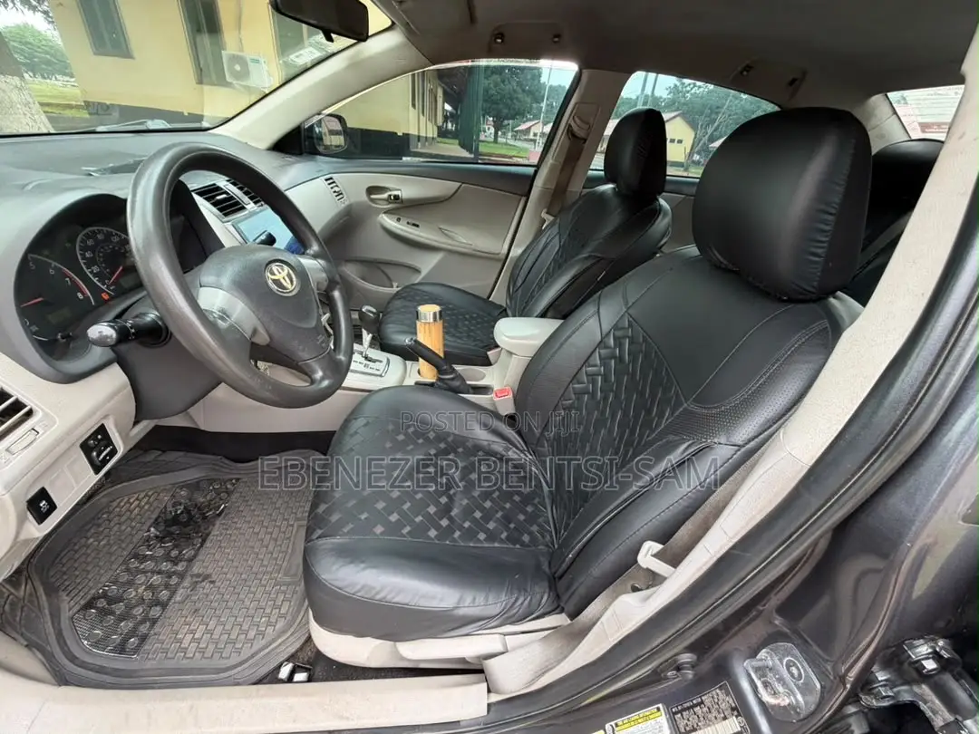 Toyota Corolla 2011 Gray