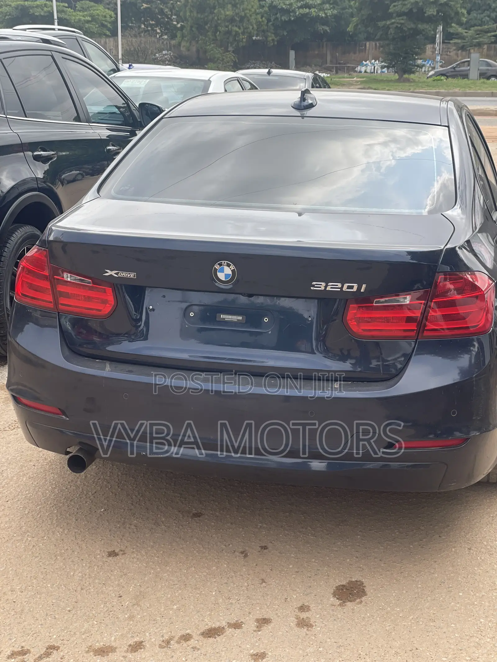 BMW 320i 2014 Black