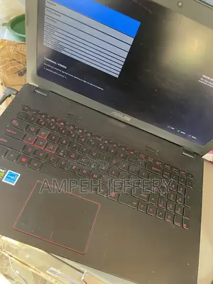 Laptop Asus A555LF 12GB Intel Core i7 HDD+SSD 512GB