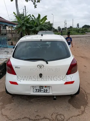 Toyota Vitz 1.3 FWD 5dr 2010 White