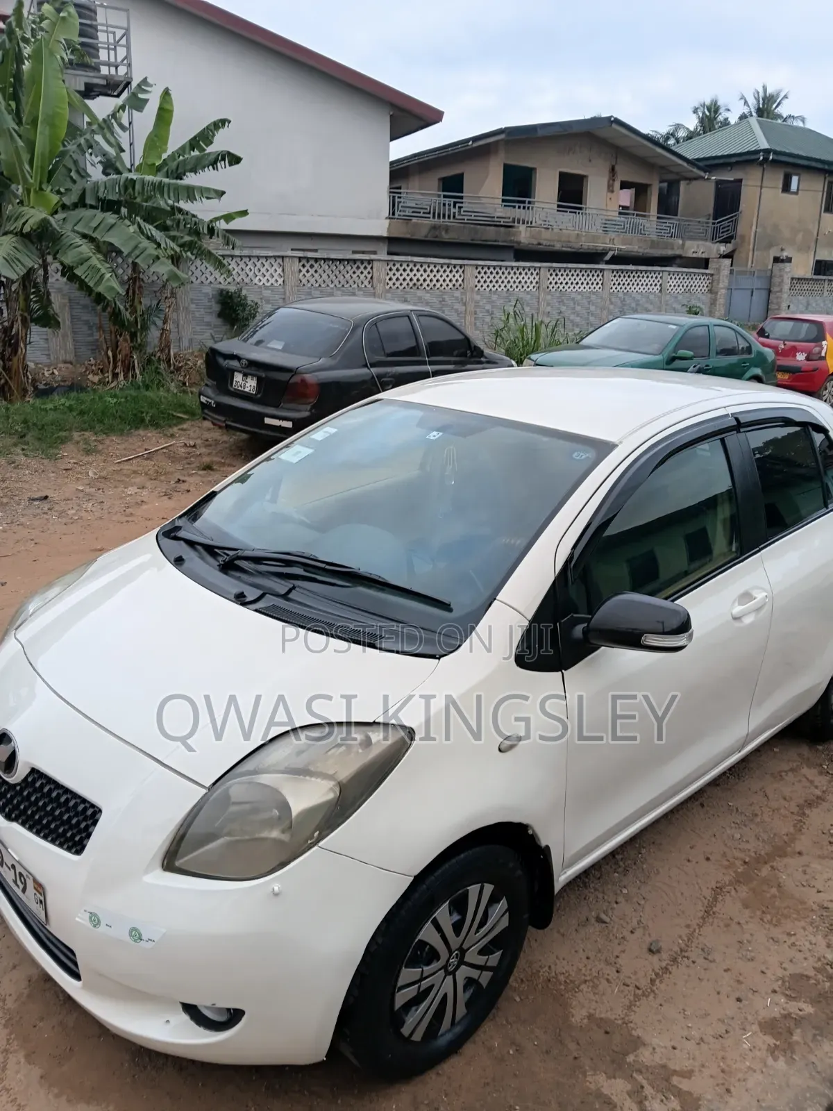 Toyota Vitz 1.3 FWD 5dr 2010 White