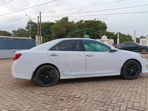 Toyota Camry L 4dr Sedan w/Prod. End 11/13 (2.5L 4cyl 6A) 2014 White
