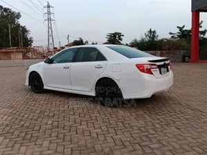 Toyota Camry L 4dr Sedan w/Prod. End 11/13 (2.5L 4cyl 6A) 2014 White