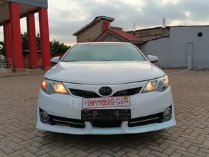 Toyota Camry L 4dr Sedan w/Prod. End 11/13 (2.5L 4cyl 6A) 2014 White