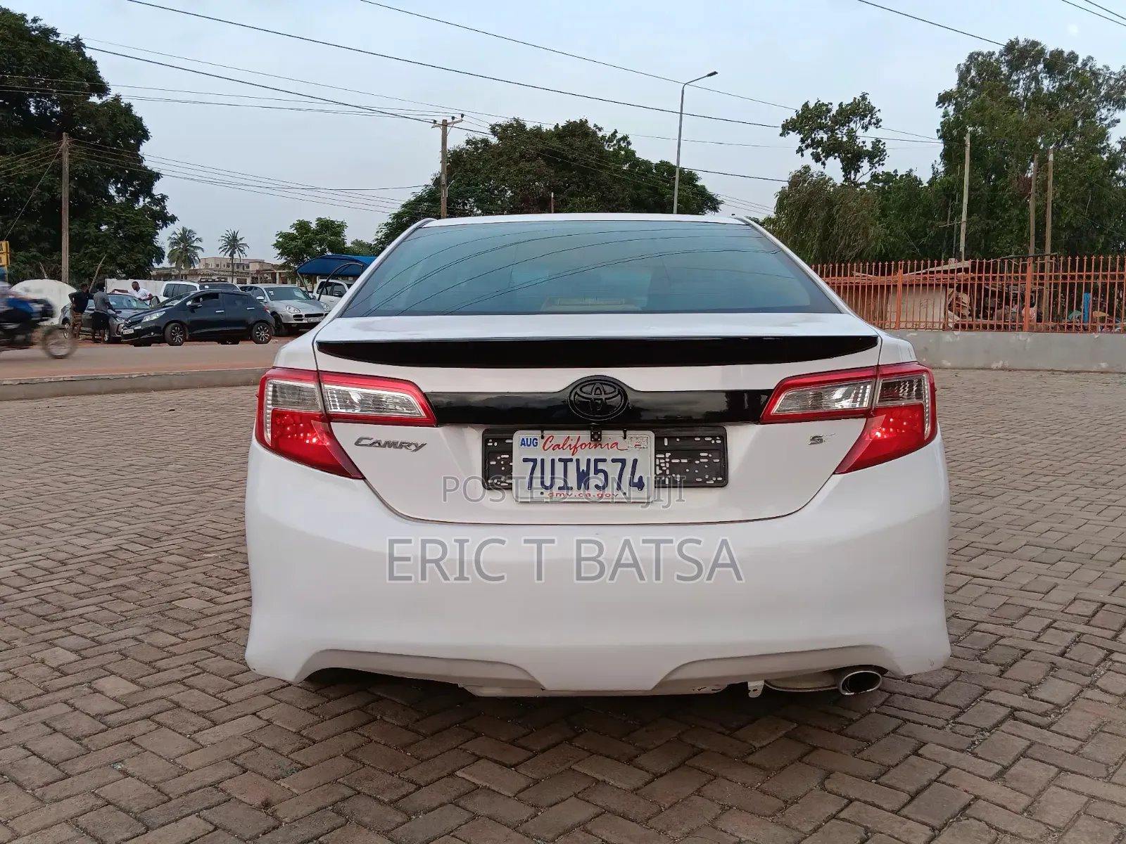 Toyota Camry L 4dr Sedan w/Prod. End 11/13 (2.5L 4cyl 6A) 2014 White