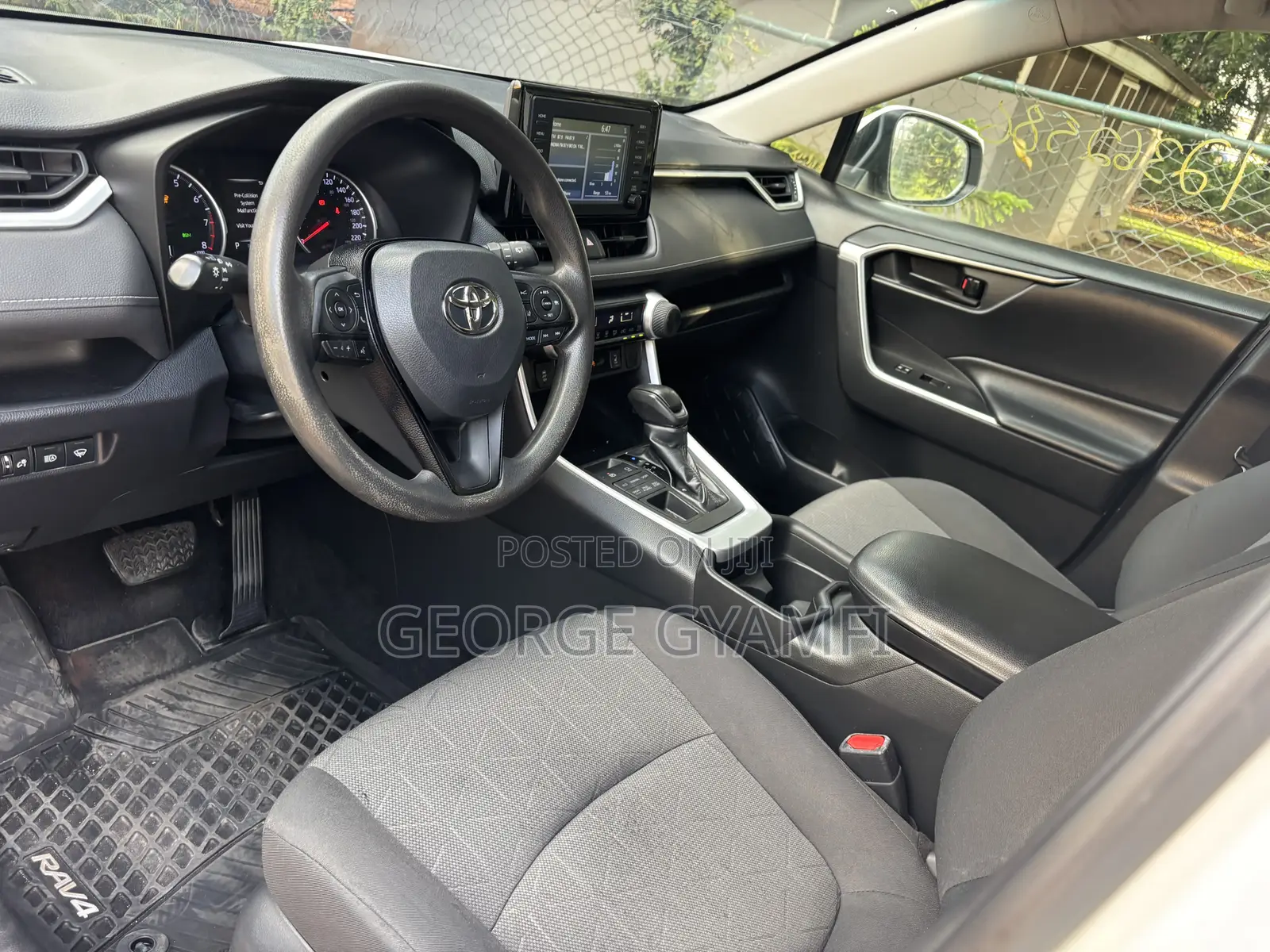 Toyota RAV4 LE AWD 2019 Gray