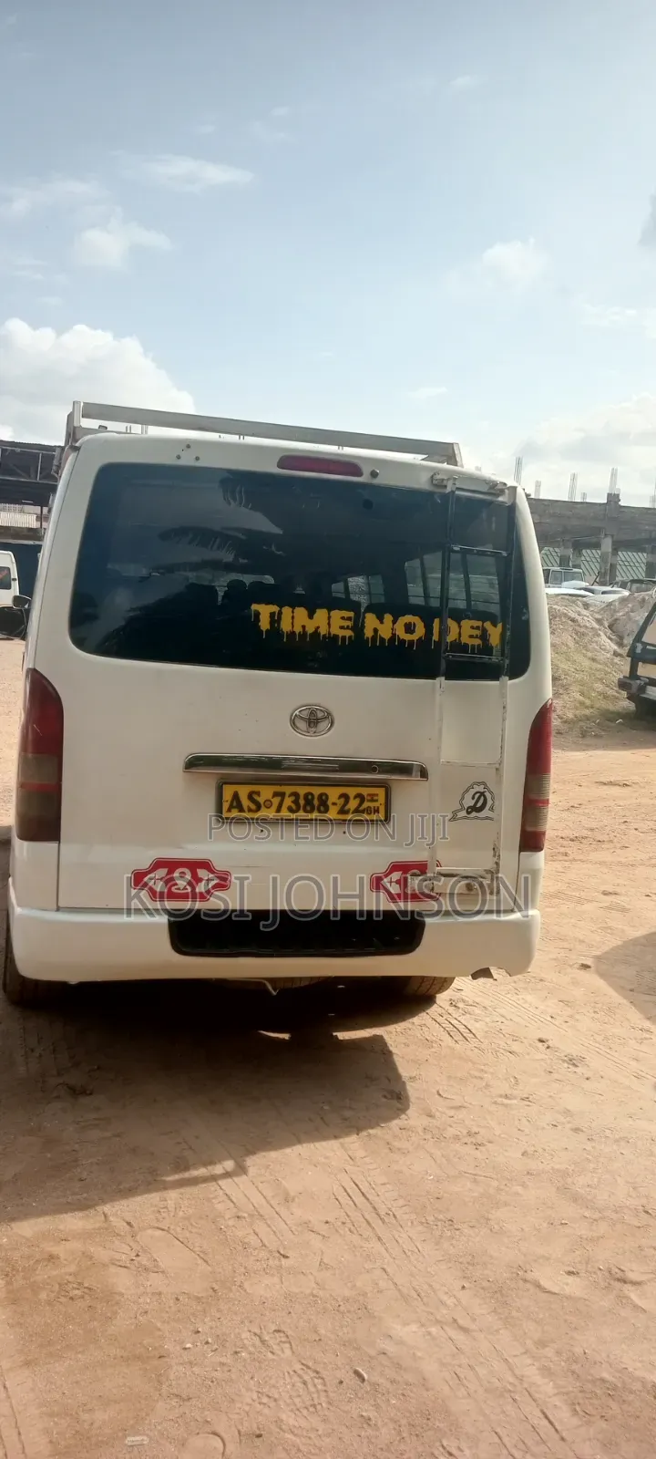 Toyota HiAce 2013 White