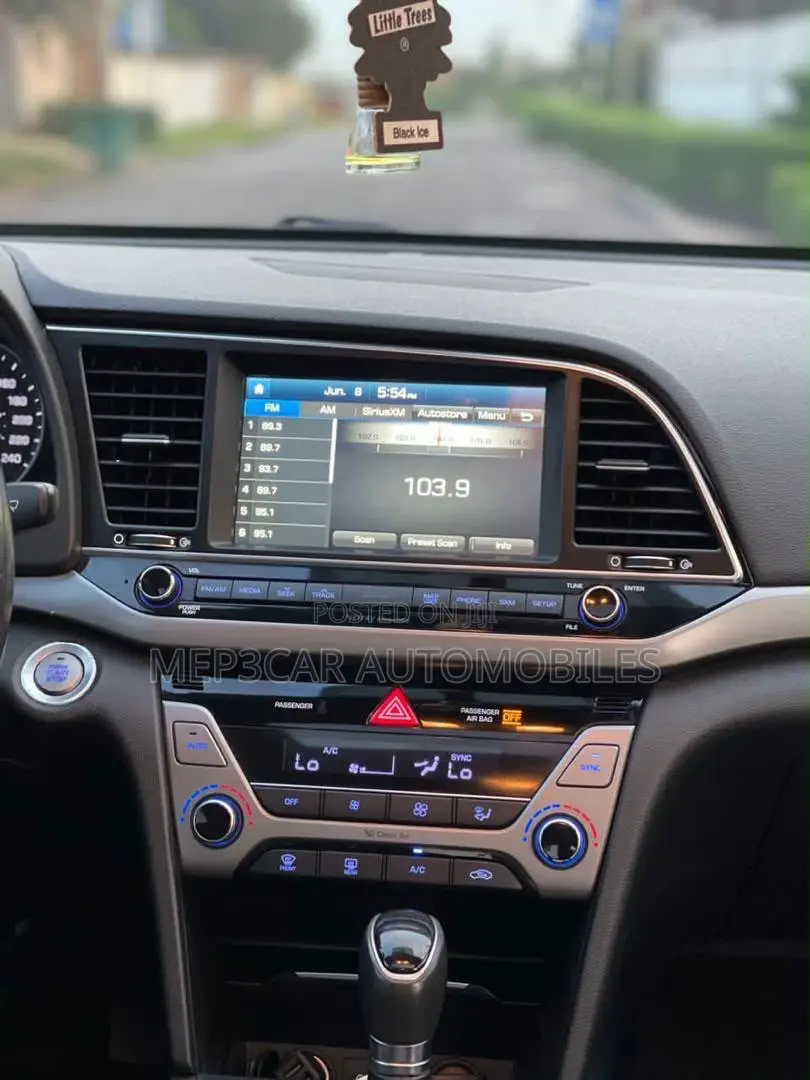 Hyundai Elantra 2017 Black
