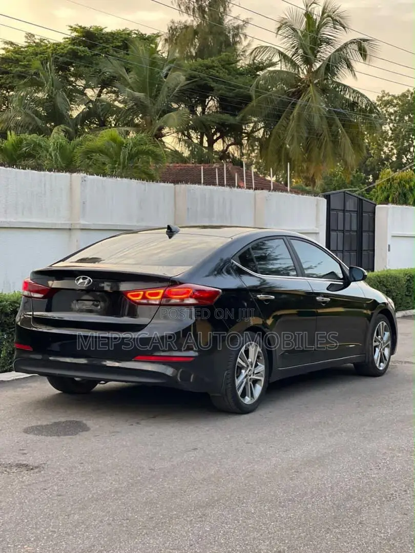 Hyundai Elantra 2017 Black