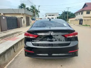 Hyundai Elantra 2017 Black