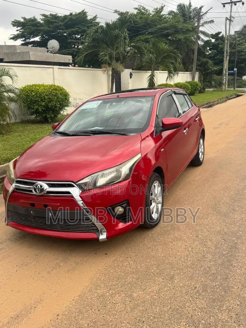 Toyota Yaris LE Hatchback 5dr 2014 Red