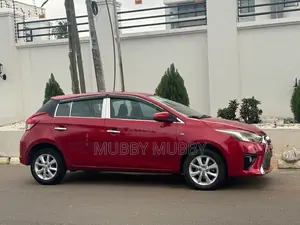 Toyota Yaris LE Hatchback 5dr 2014 Red