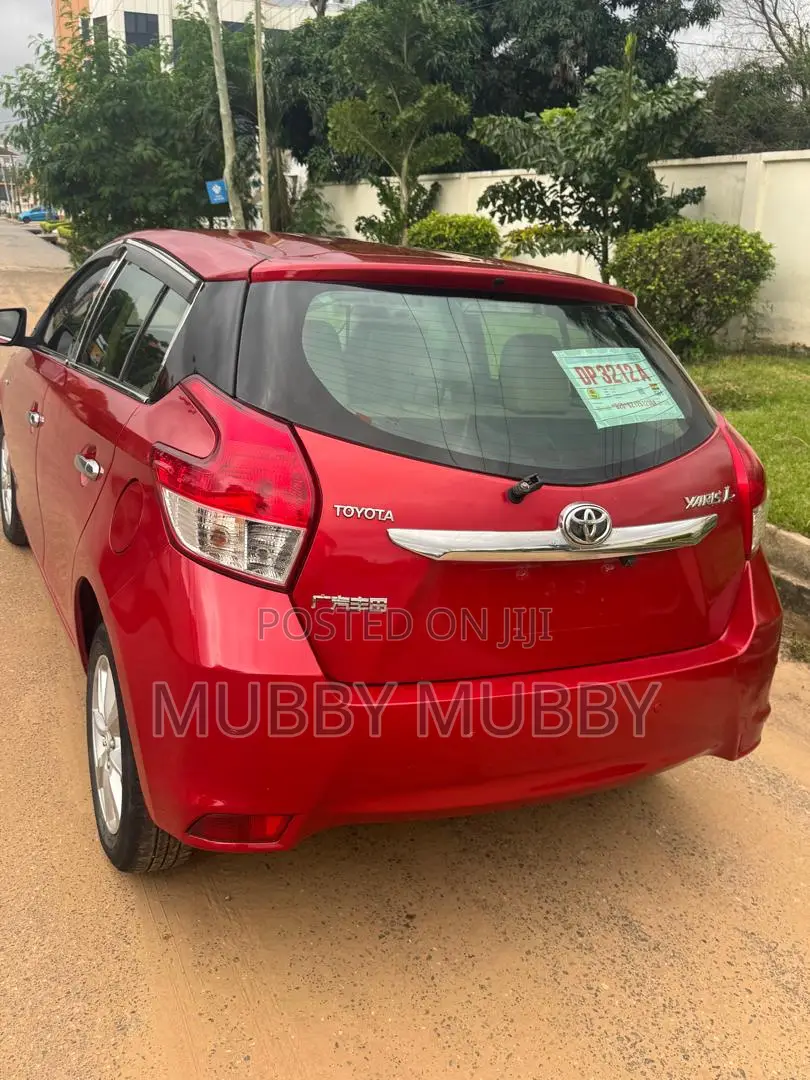Toyota Yaris LE Hatchback 5dr 2014 Red