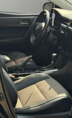Toyota Corolla 2015 Black