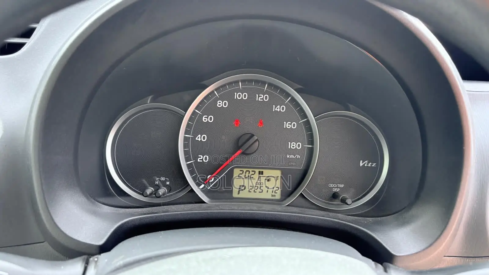 Toyota Vitz 2010 Silver