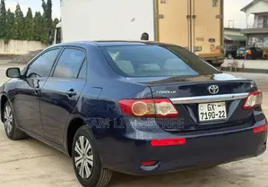 Toyota Corolla LE 4dr Sedan (1.8L 4cyl 4A) 2012 Blue