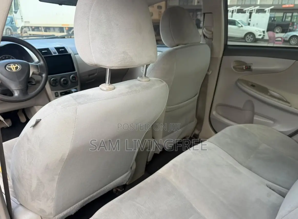 Toyota Corolla LE 4dr Sedan (1.8L 4cyl 4A) 2012 Blue
