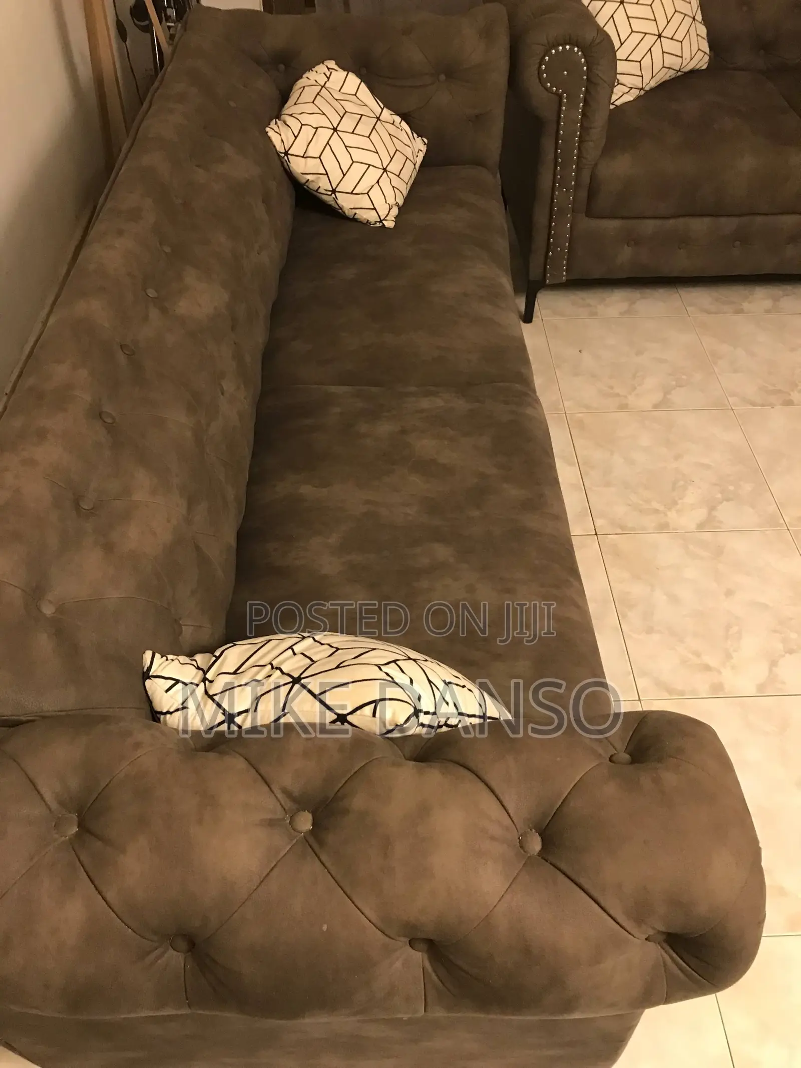 Living Room Sofa (Full Set)