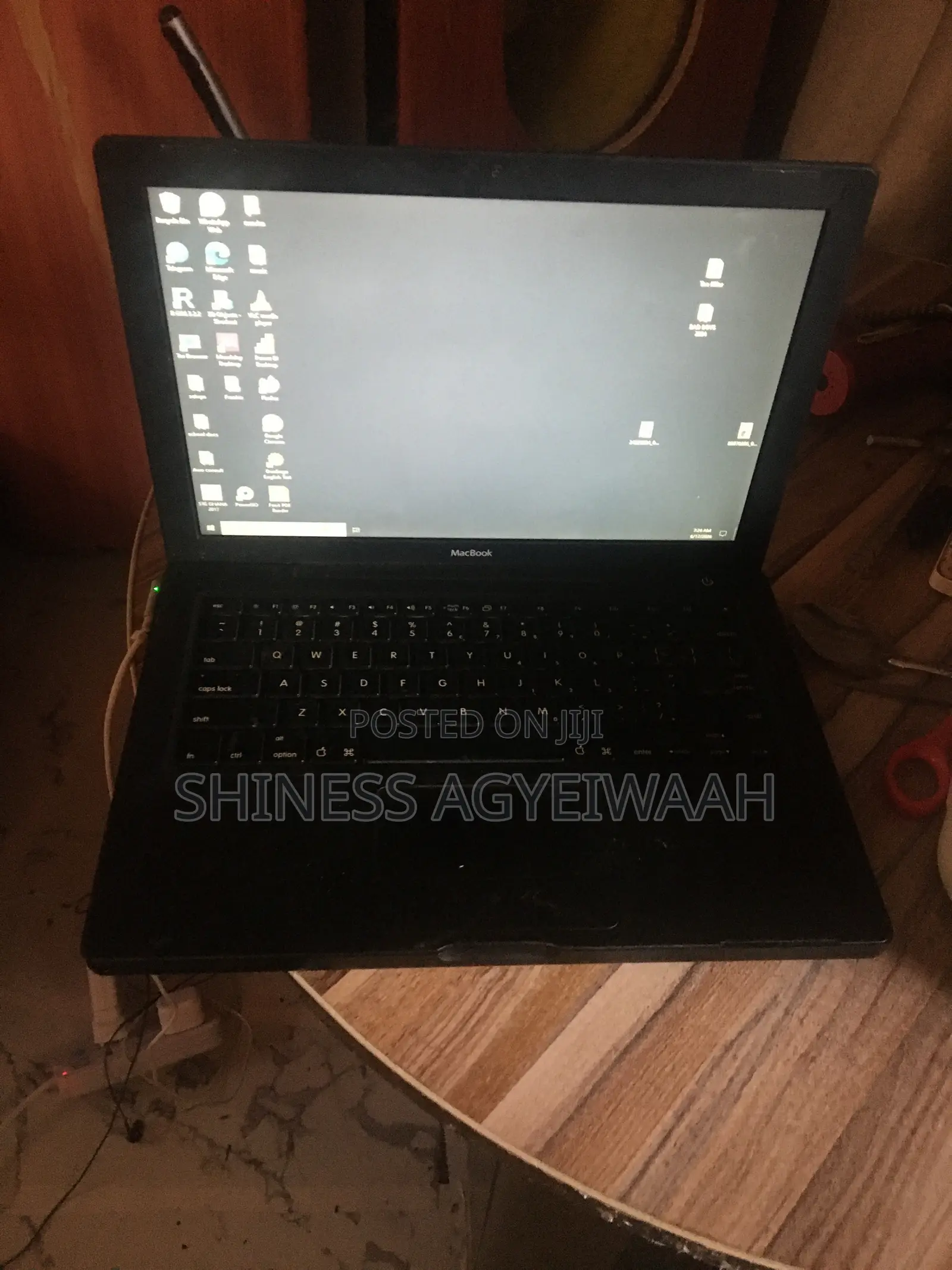 Laptop Apple MacBook 2008 2GB Intel Core 2 Duo HDD+SSD 256GB