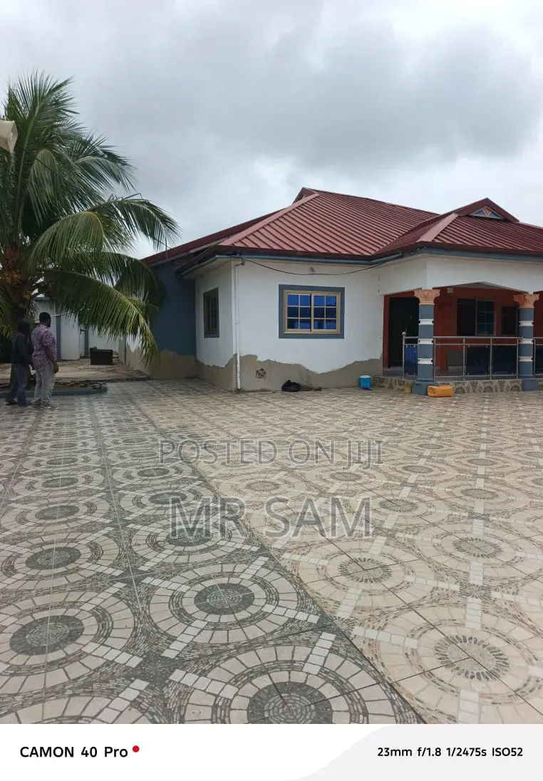 7bdrm House in Sam Properties, Millenium City for sale