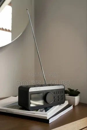 PEAQ Compact DAB+ FM Clock Radio (PCR 540)
