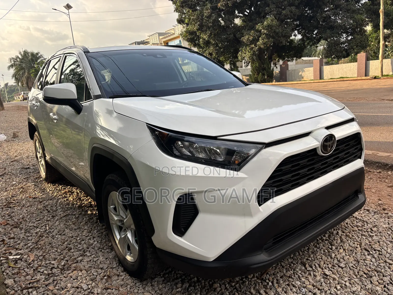 Toyota RAV4 LE AWD 2019 Gray
