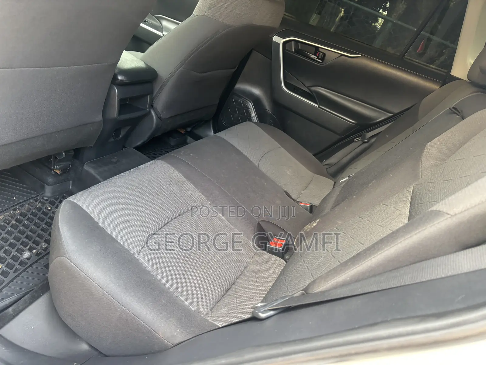 Toyota RAV4 LE AWD 2019 Gray