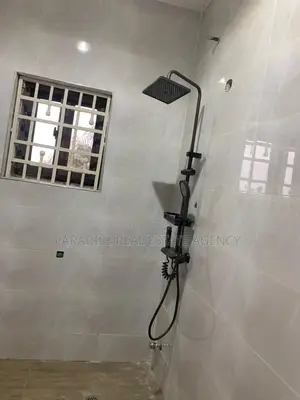 3bdrm Apartment in Atwima Takyiman, Kumasi Metropolitan for rent