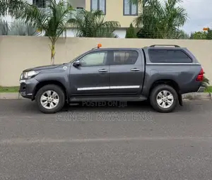 Toyota Hilux 2020 Silver