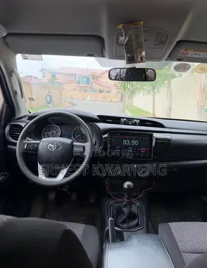 Toyota Hilux 2020 Silver