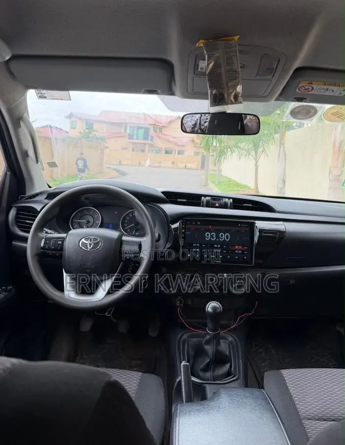 Toyota Hilux 2020 Silver