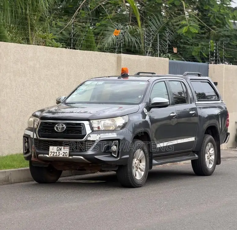 Toyota Hilux 2020 Silver