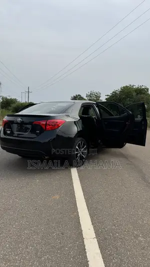 Toyota Corolla SE (1.8L 4cyl 2A) 2018 Black